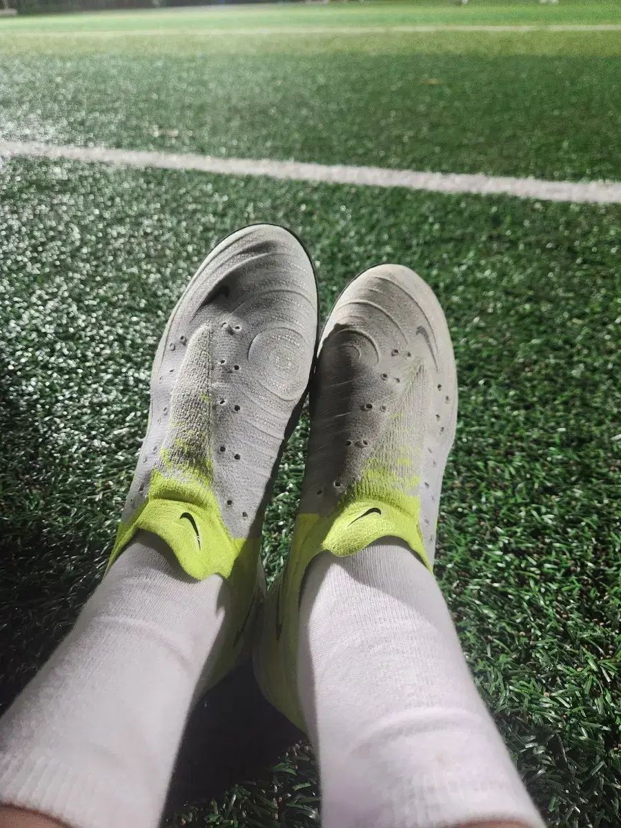 ナイキ FANTOM GX2 プロ サッカーシューズ 240