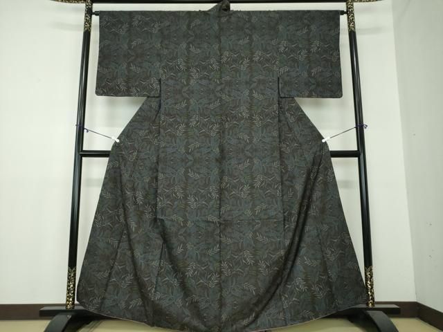 平和屋着物 本場大島紬 7マルキ 草葉文 正絹 ps