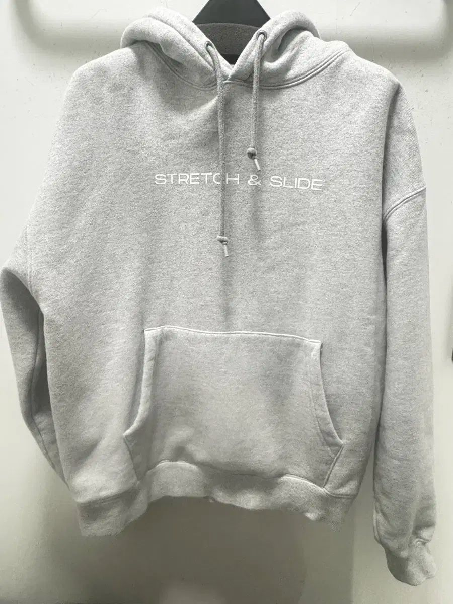 クローブ フーディー-ジョガーパンツ セットアップ