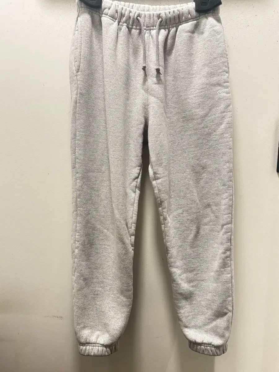 クローブ フーディー-ジョガーパンツ セットアップ