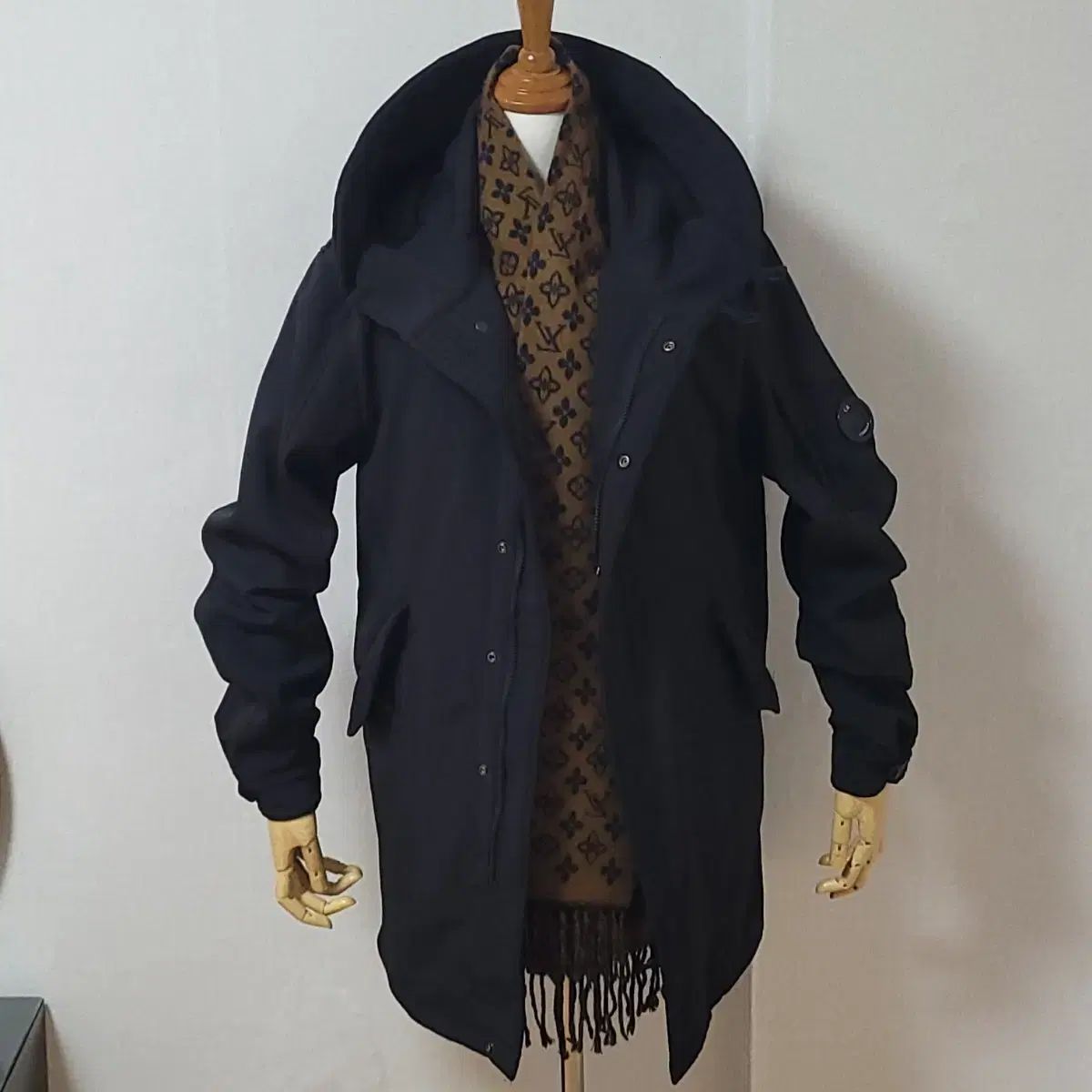 C.P. COMPANY シーピーカンパニー ブラック フード コート ジャケット