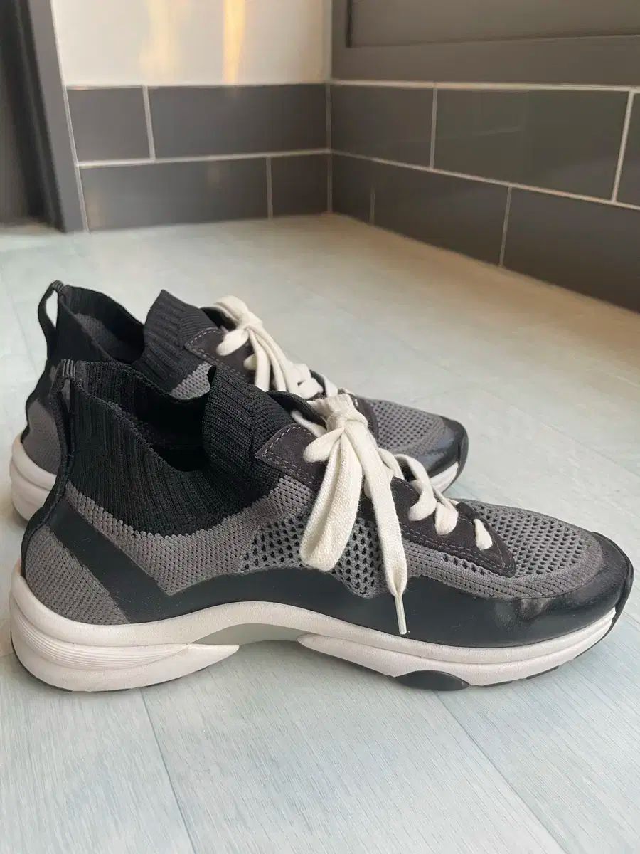 CHANEL スニーカー