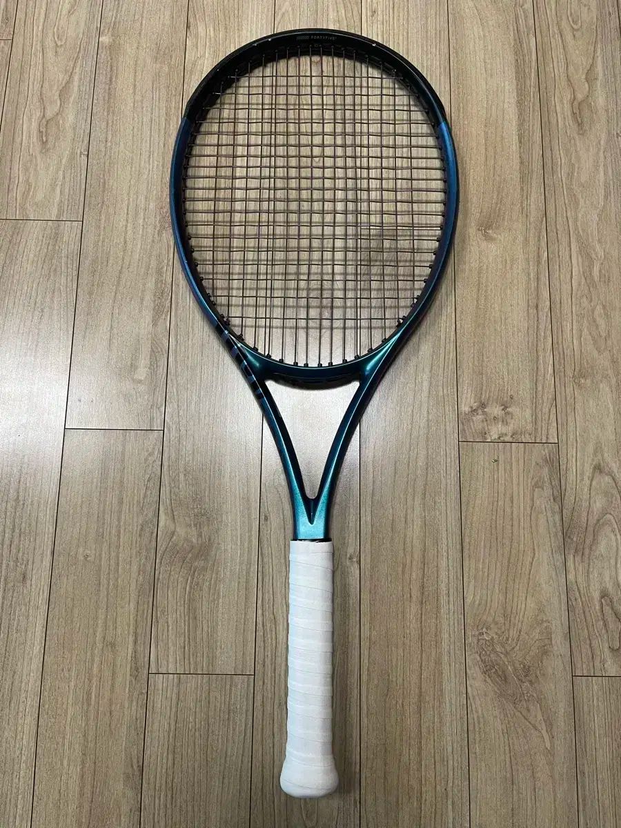 ウィルソン ウルトラ 100UL v4 テニスラケット
