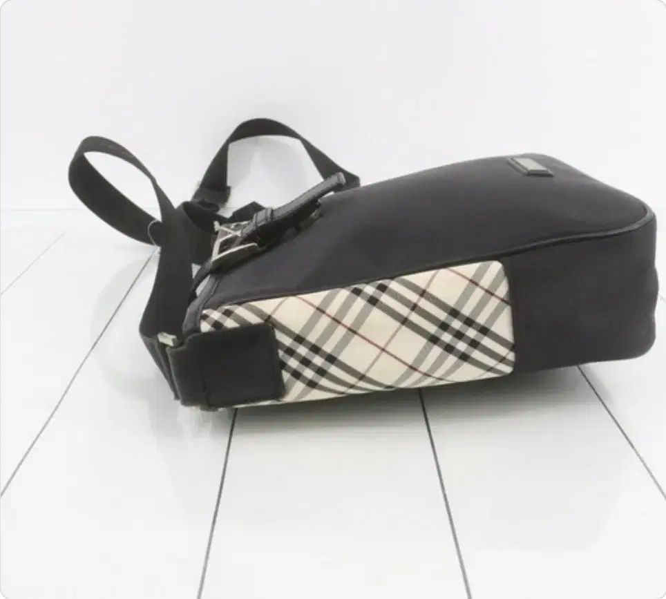  バーバリー ブラック チェック クロスバック メッセンジャーバッグ ショルダーバッグ