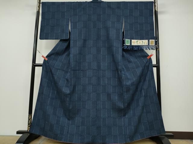 平和屋着物 結城紬 亀甲柄 格子吉祥文 謹製 証紙付き 正絹 ut