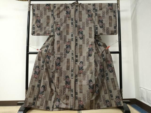 平和屋着物 本場大島紬 9マルキ 短冊花唐草文 正絹 yc