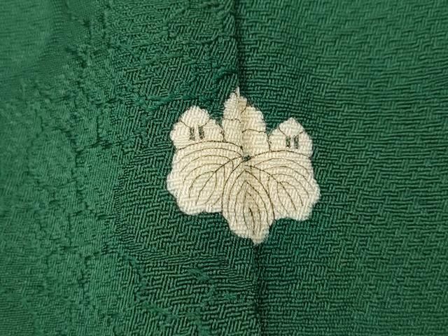 上質な色無地 雲重ね花地紋