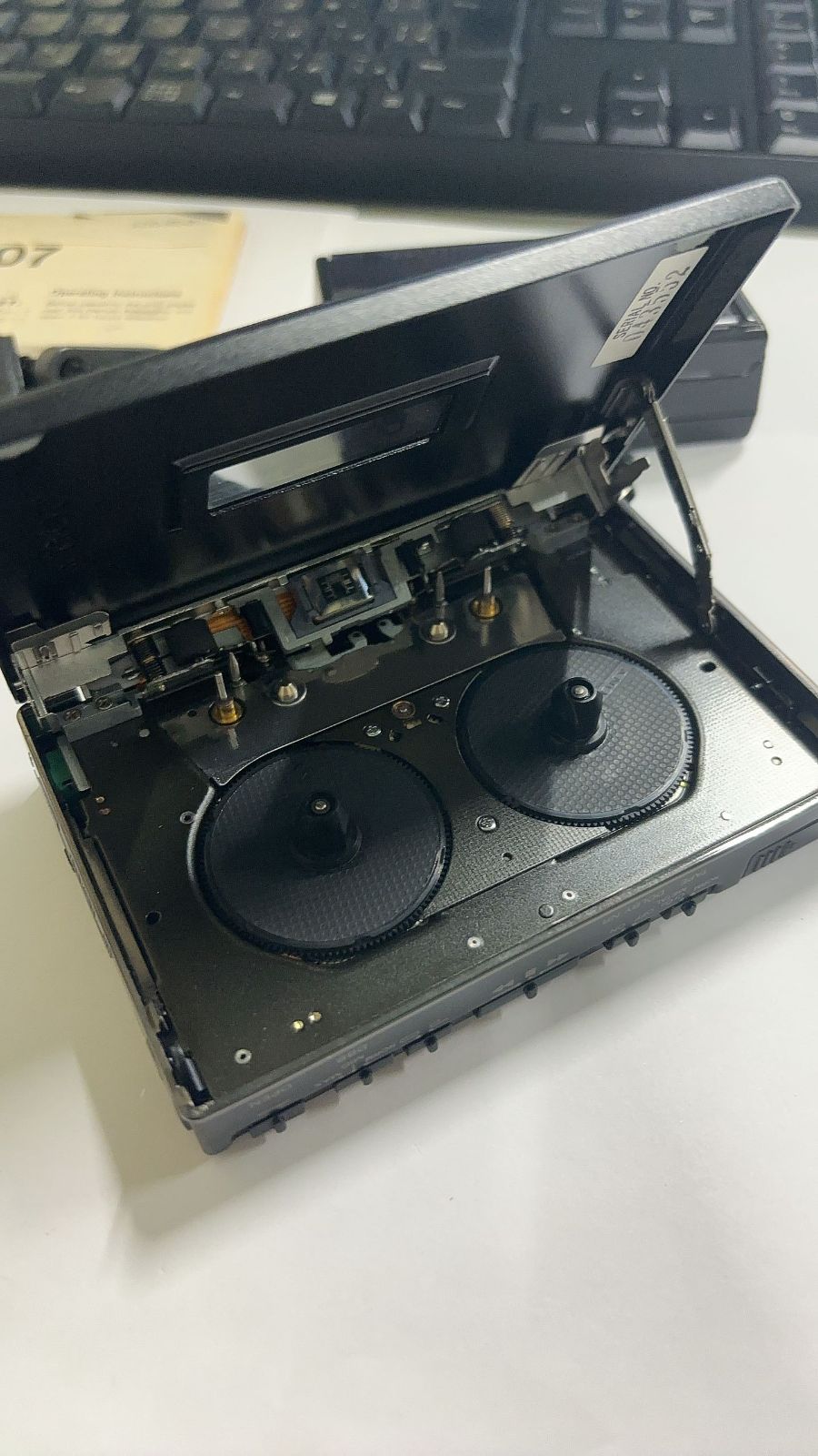 MR-01484 動作〇 SONY ソニー WALKMAN DBB重低音搭載 ポータブルカセットプレーヤー WM-607 整備品