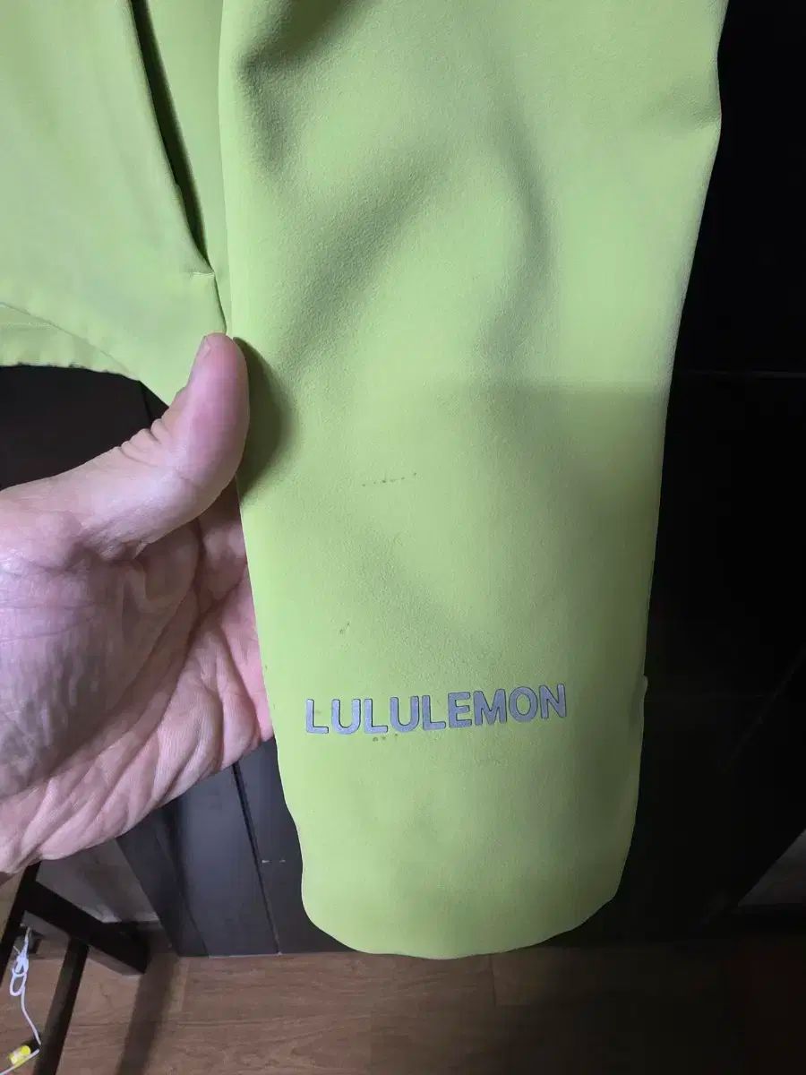 lululemon ルルレモン クロス フードジャケット m 100程度 ライム WHO