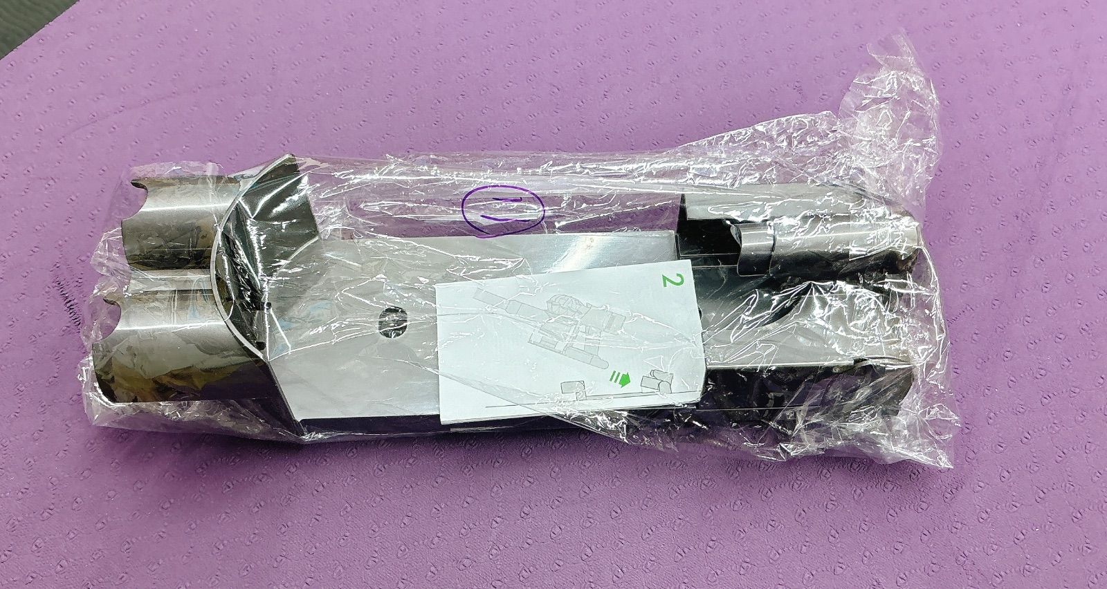 Dyson ダイソン 壁掛けブラケット V7 V8 シリーズ専用 掃除機収納用