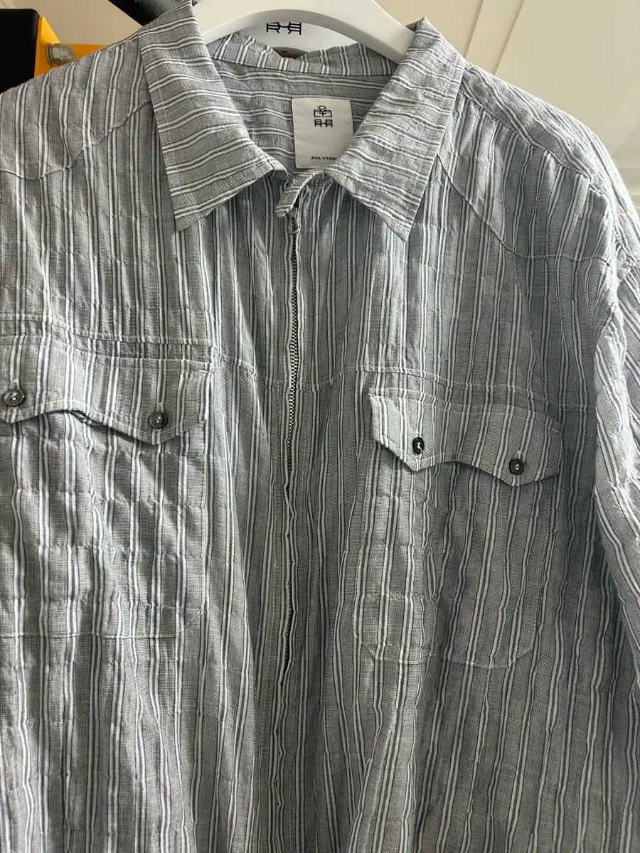 3 ポリテル ジップ UP シャツ ストライプ グレー