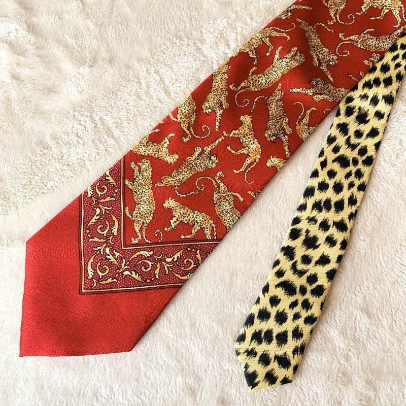 VERSACE イタリア製　シルク100% レオパード　ネクタイ VERSACE イタリア製 シルク100% レオパード ネクタイ VERSACE