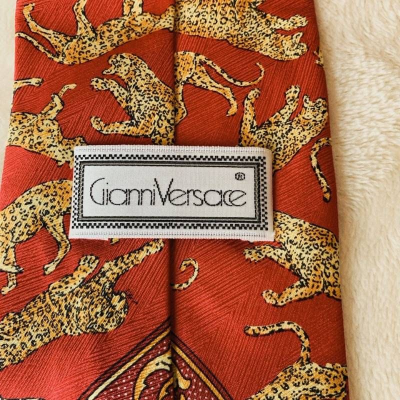 VERSACE イタリア製　シルク100% レオパード　ネクタイ VERSACE イタリア製 シルク100% レオパード ネクタイ VERSACE