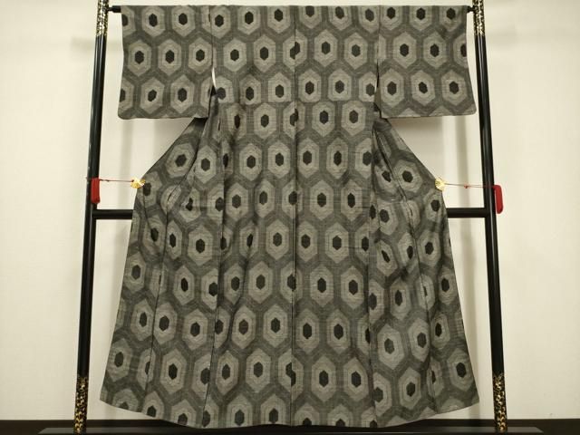 平和屋着物□上質な紬 亀甲文 正絹 逸品 AABC5262sx - メルカリ