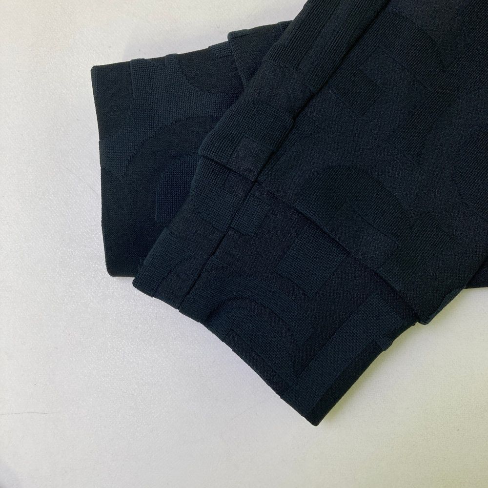 ジップパーカー