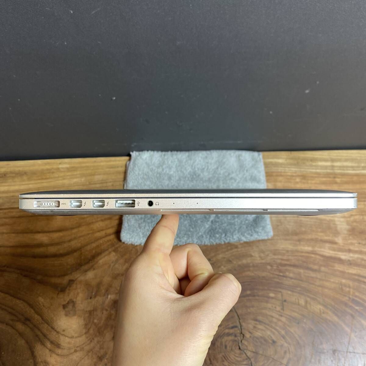 【美品】MacBook Pro i7 16GB SSD512GB 新品バッテリー 新品バッテリー/美品］Apple MacBook Pro 13inch 2015/Core i7 3.1GHz