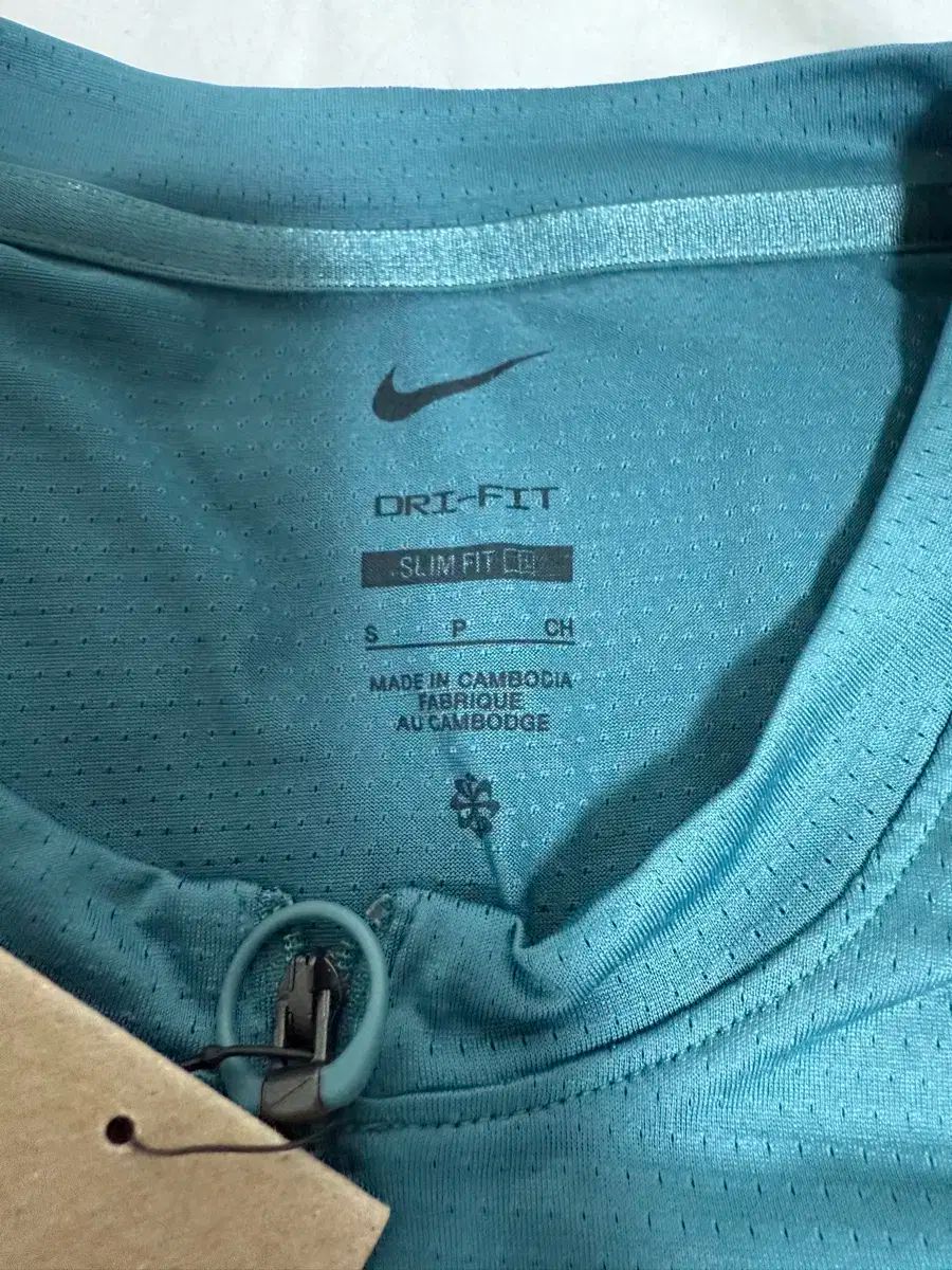 ナイキ コート アドバンテージ adv ヘンリー