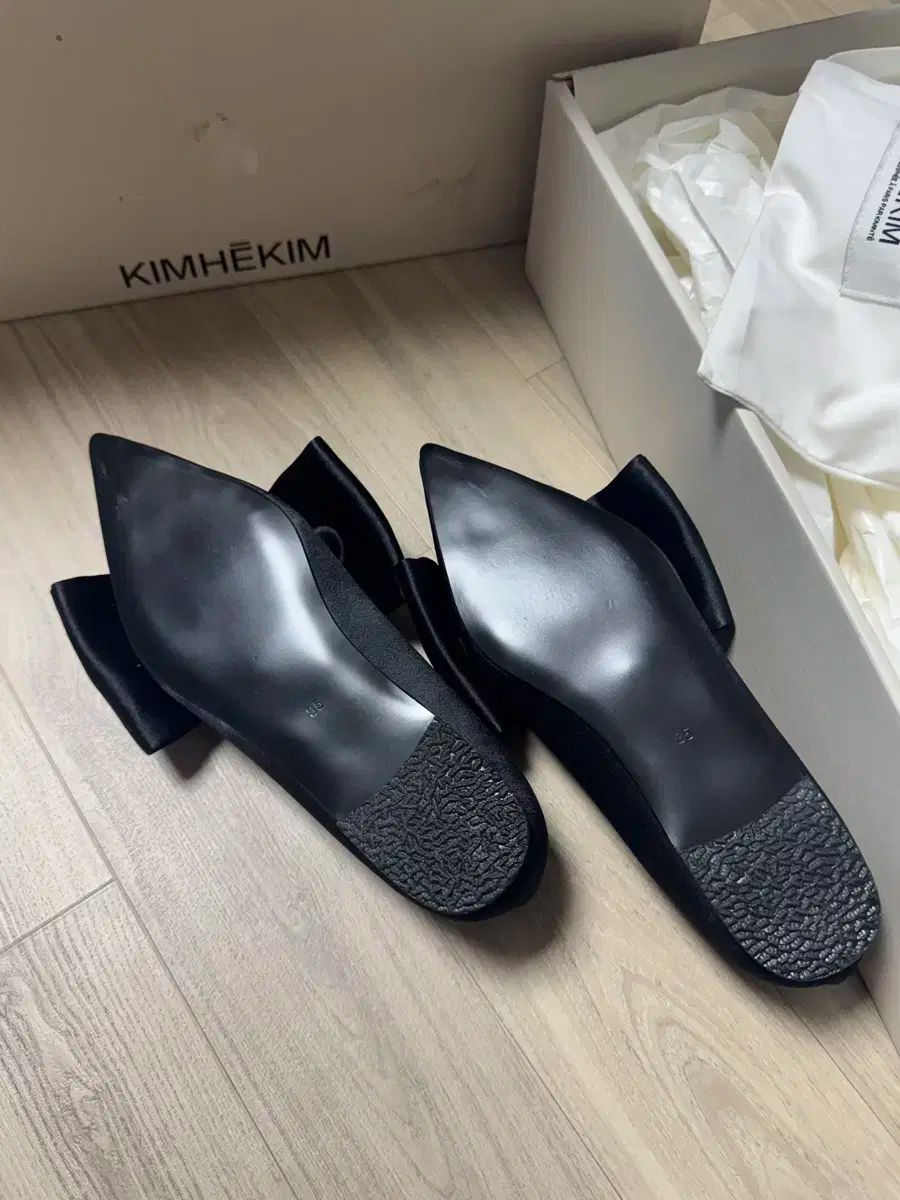 ブラック リボン