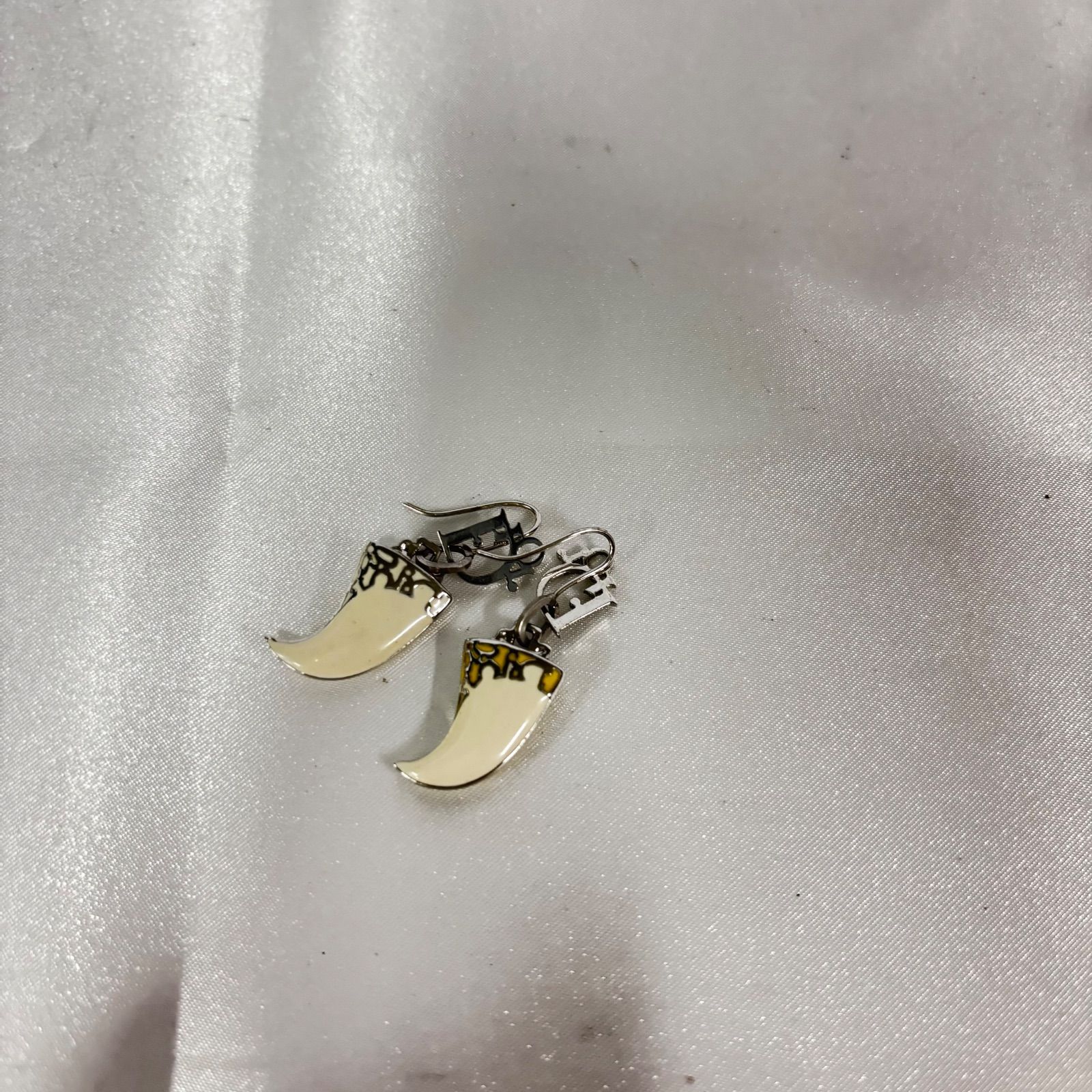 Dior クリスチャン ディオール ロゴ入り ピアス Dior ゴールドメッキ