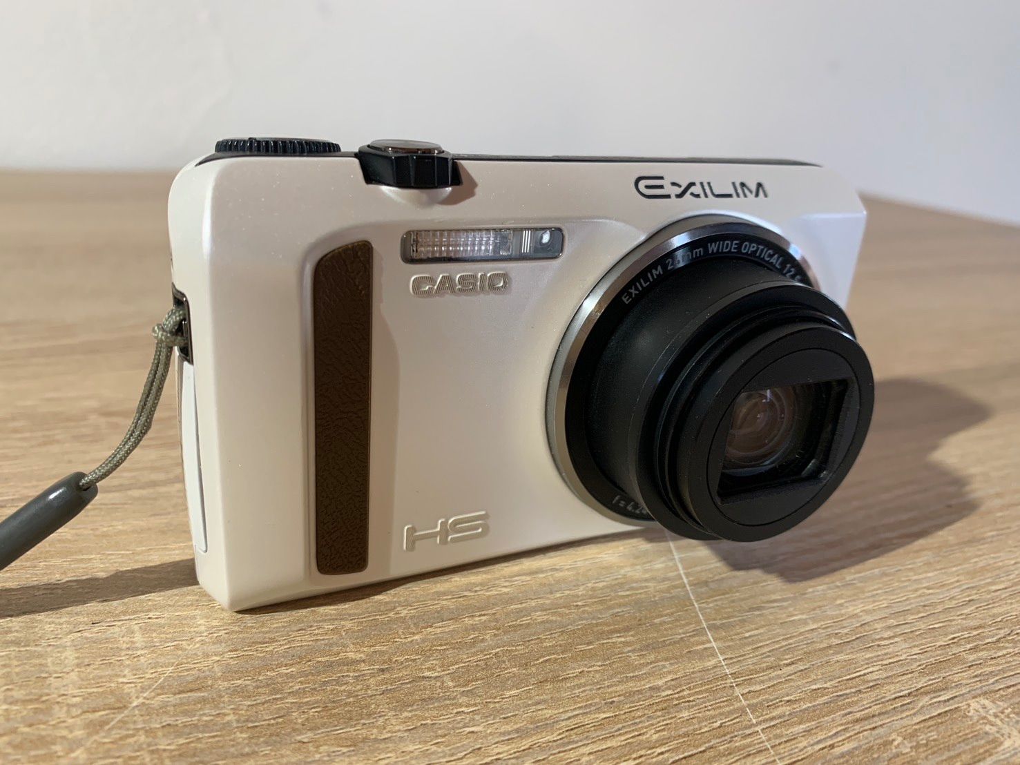 6536 Casio EXILIM EX-ZR400 デジカメ 動作確認済み - メルカリ