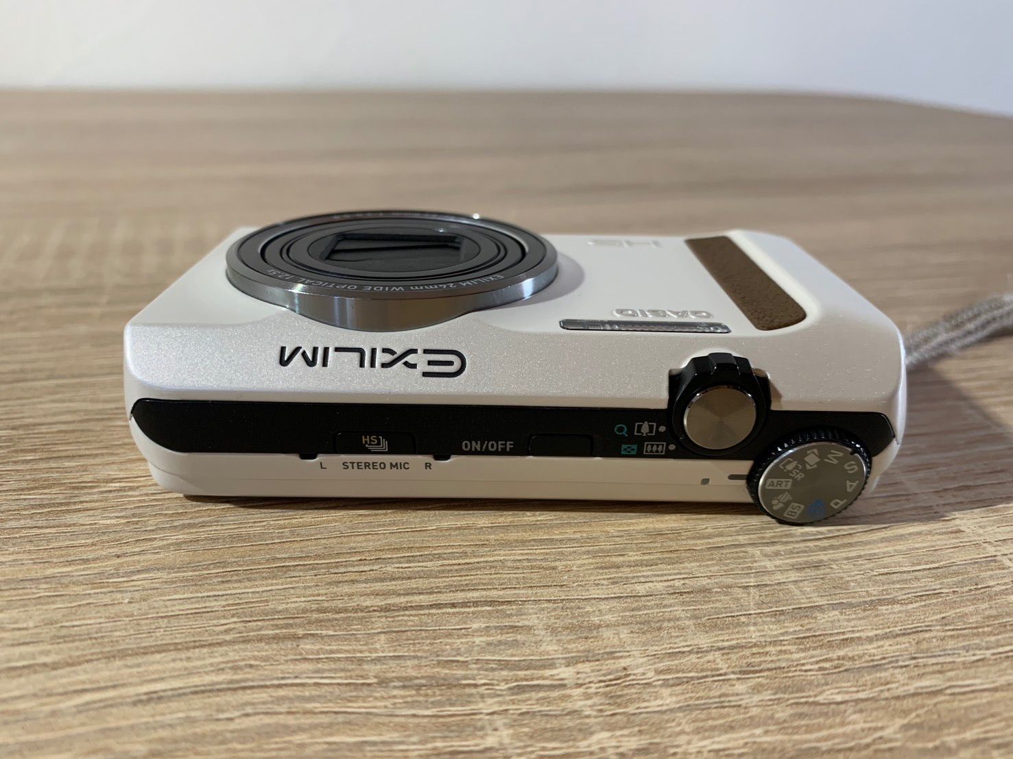 6536 Casio EXILIM EX-ZR400 デジカメ 動作確認済み - メルカリ