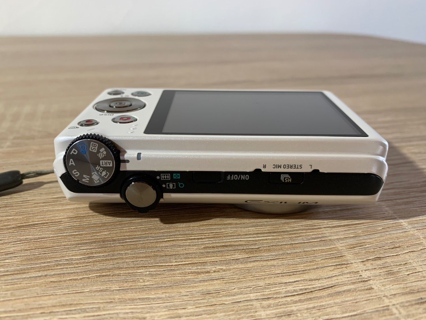 6536 Casio EXILIM EX-ZR400 デジカメ 動作確認済み - メルカリ