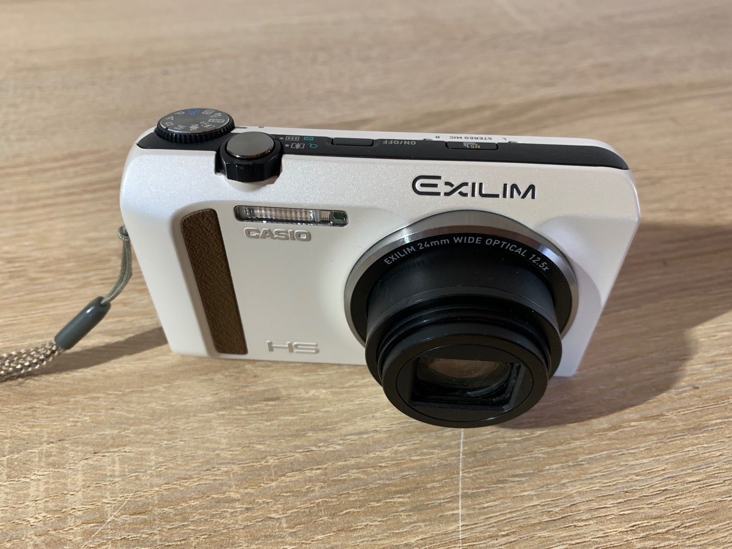 6536 Casio EXILIM EX-ZR400 デジカメ 動作確認済み - メルカリ