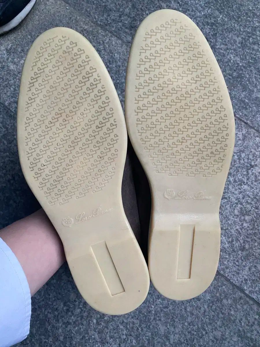 ロロ ピアーナ サマーウォーク 42 ヴァーム グレー