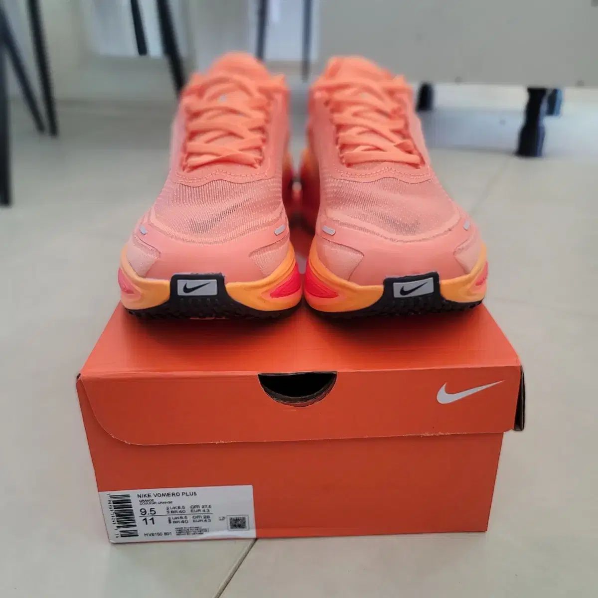ナイキ ボメロ PLUS オレンジ 275mm