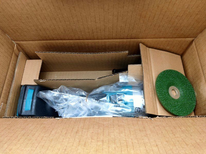 マキタ ディスクグラインダ40Vmax 100mm 無線連動集塵対応 スライドスイッチ型 本体のみ GA001GZ