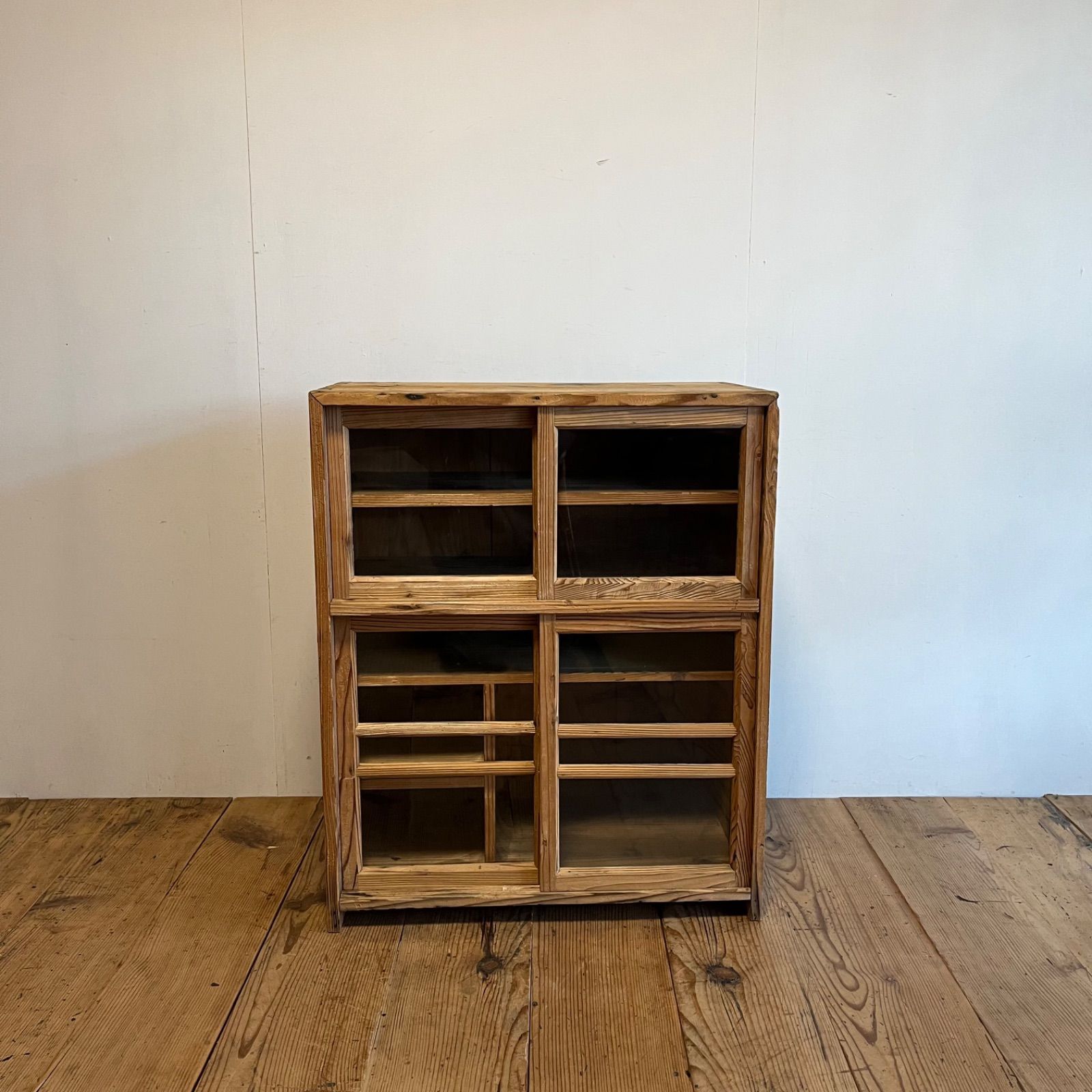 アンティーク 古家具 ガラス戸棚 木製 食器棚 キャビネット インテリア