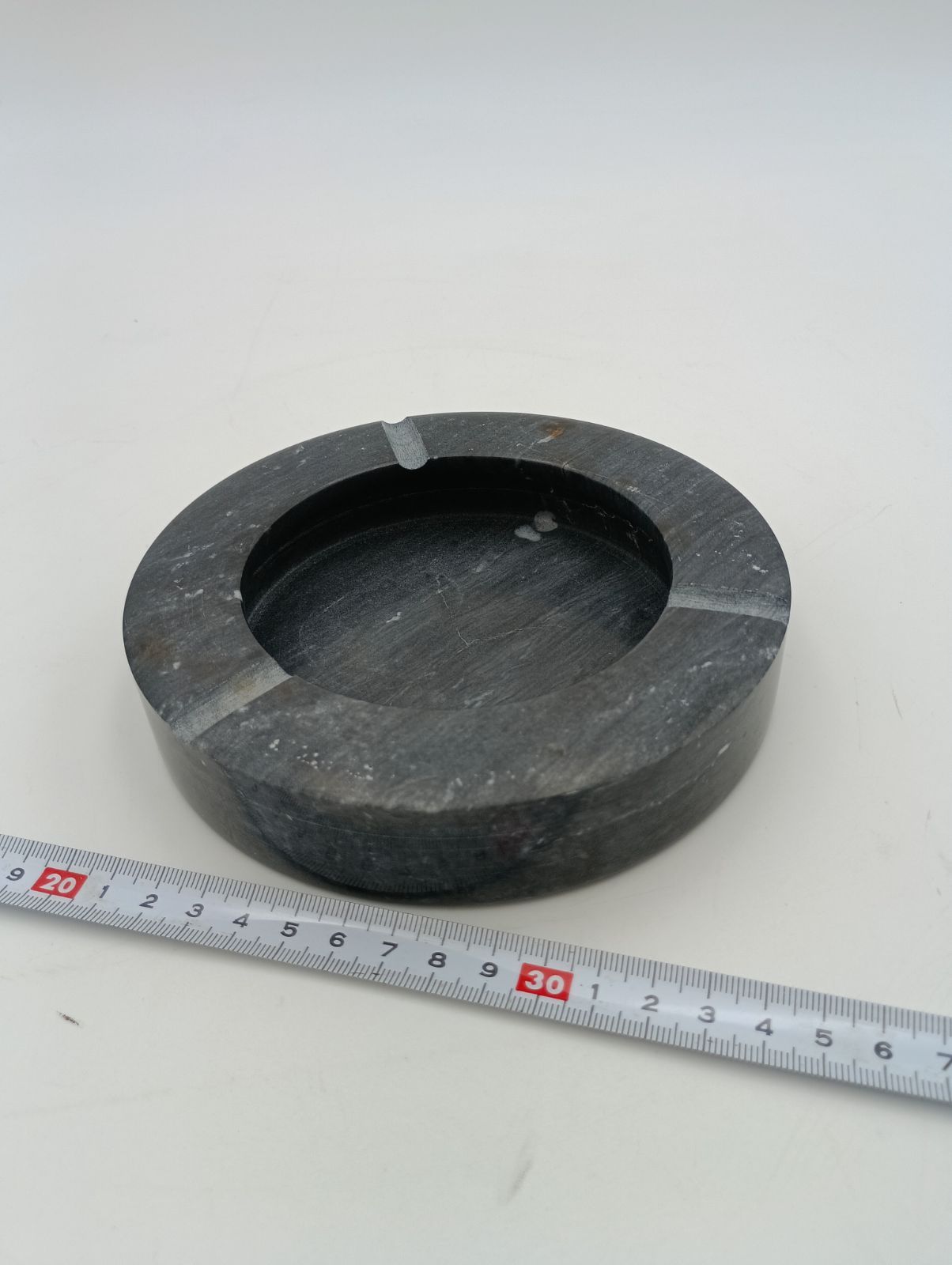 石製 灰皿 卓上灰皿 重量894g 天然石 削り出し 重厚 小物入れ