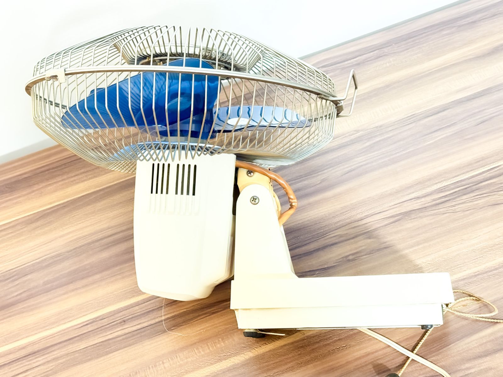 HITACHI 壁掛扇風機 B-30MF 昭和レトロ ブルーファン 動作確認済み