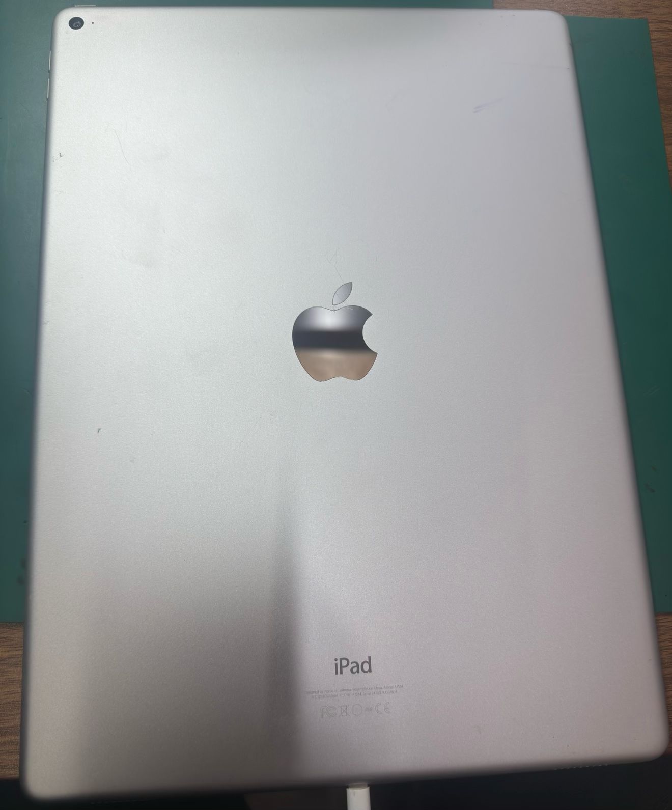 12.9インチ 初代