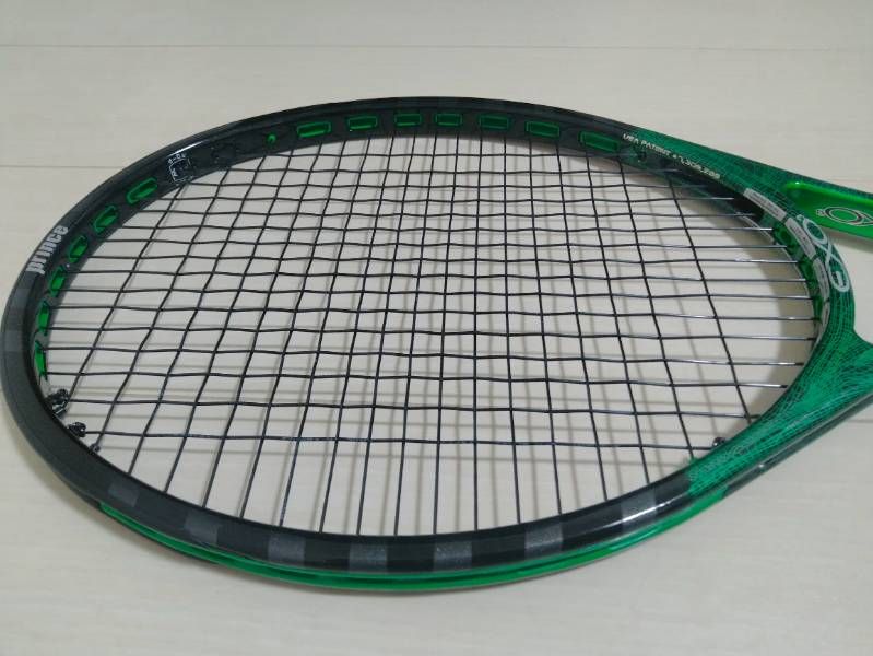緑 テニスラケット