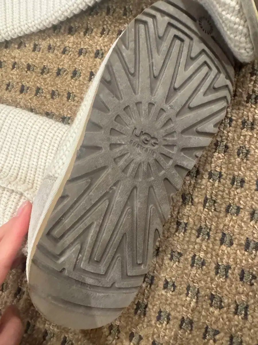  UGG アグ カーディガン ブーツ クリーム色 240 その他 ブーツ