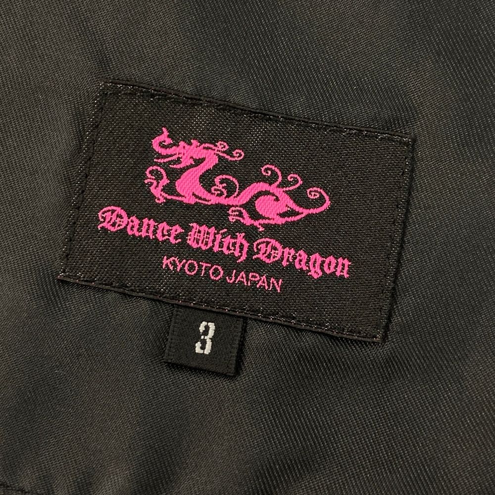  サイズ 3 DANCE WITH DRAGON ダンスウィズドラゴン 合皮スカート スカル 総柄 ブラック系 ゴルフウェア レディース ストスト スカート レディースウェア