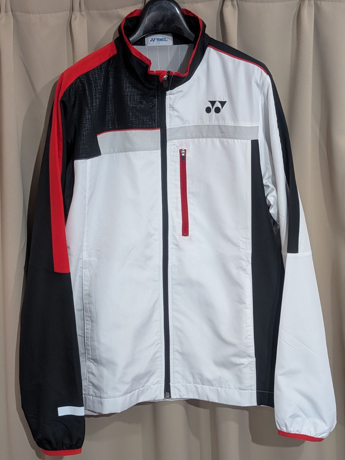 [ヨネックス] ウインドブレーカー 上下セット ヒートカプセルダブル 中古 YONEX ヨネックス ウィンドブレーカー 上下セット ヒートカプセル M