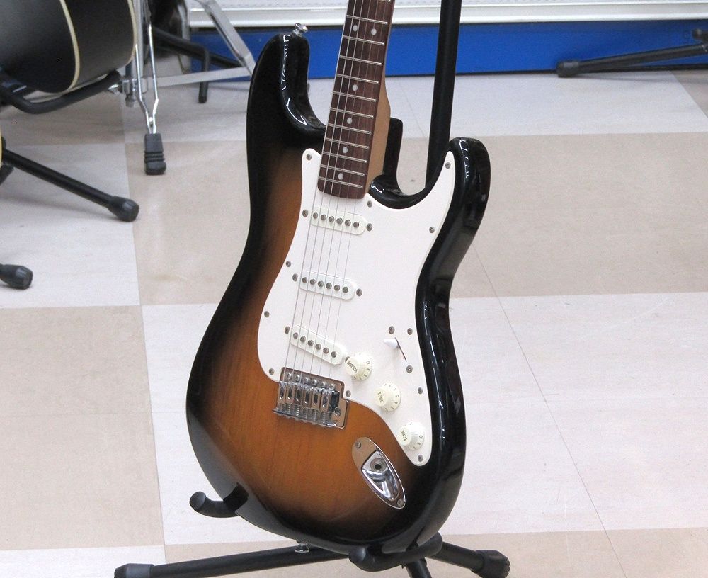 Squier by Fender エレキギター Bullet Strat スクワイヤー フェンダー