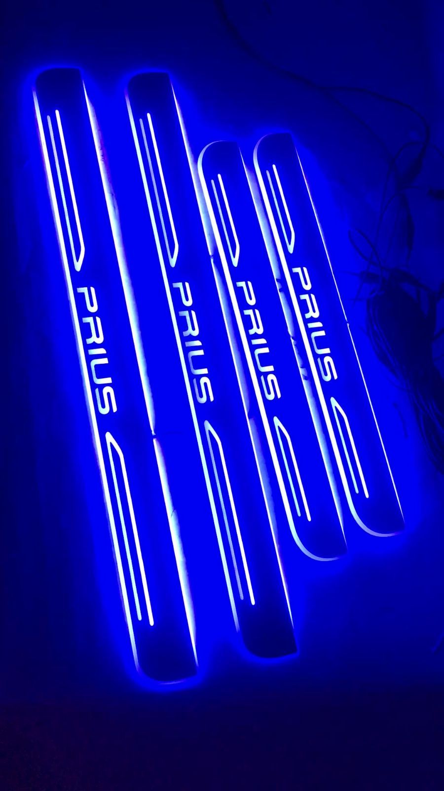 プリウス PRIUS スカッフプレート LED 青 光る 鏡面 全グレード対応 自動車 プリウス PRIUS スカッフプレート LED 青 光る 鏡面 全グレード対応
