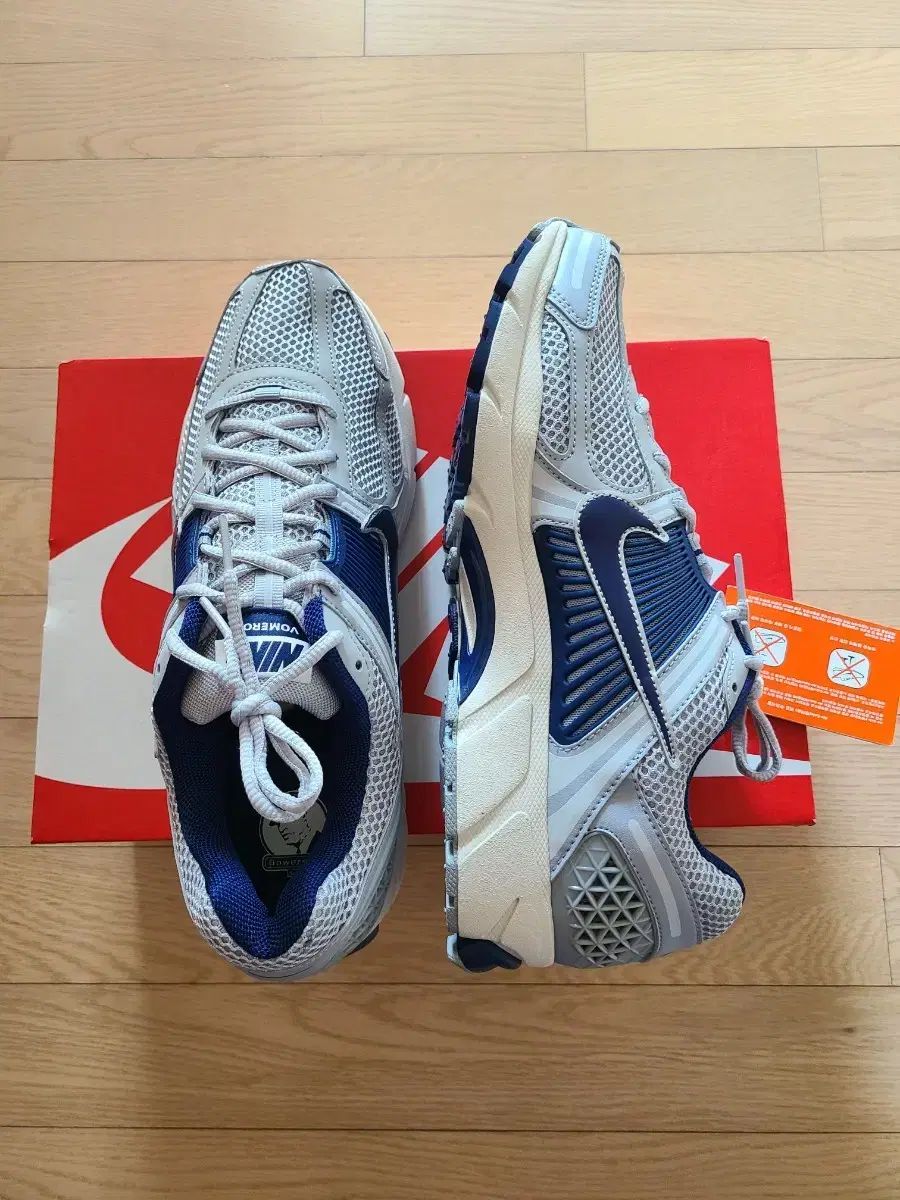 ナイキ ズーム ボメロ 5 ランニングシューズ スニーカー 295mm