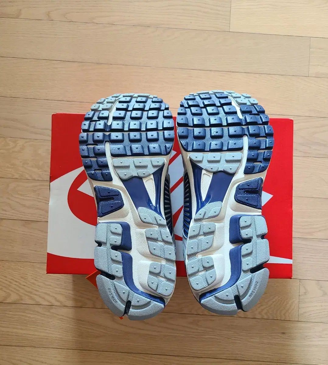 ナイキ ズーム ボメロ 5 ランニングシューズ スニーカー 295mm