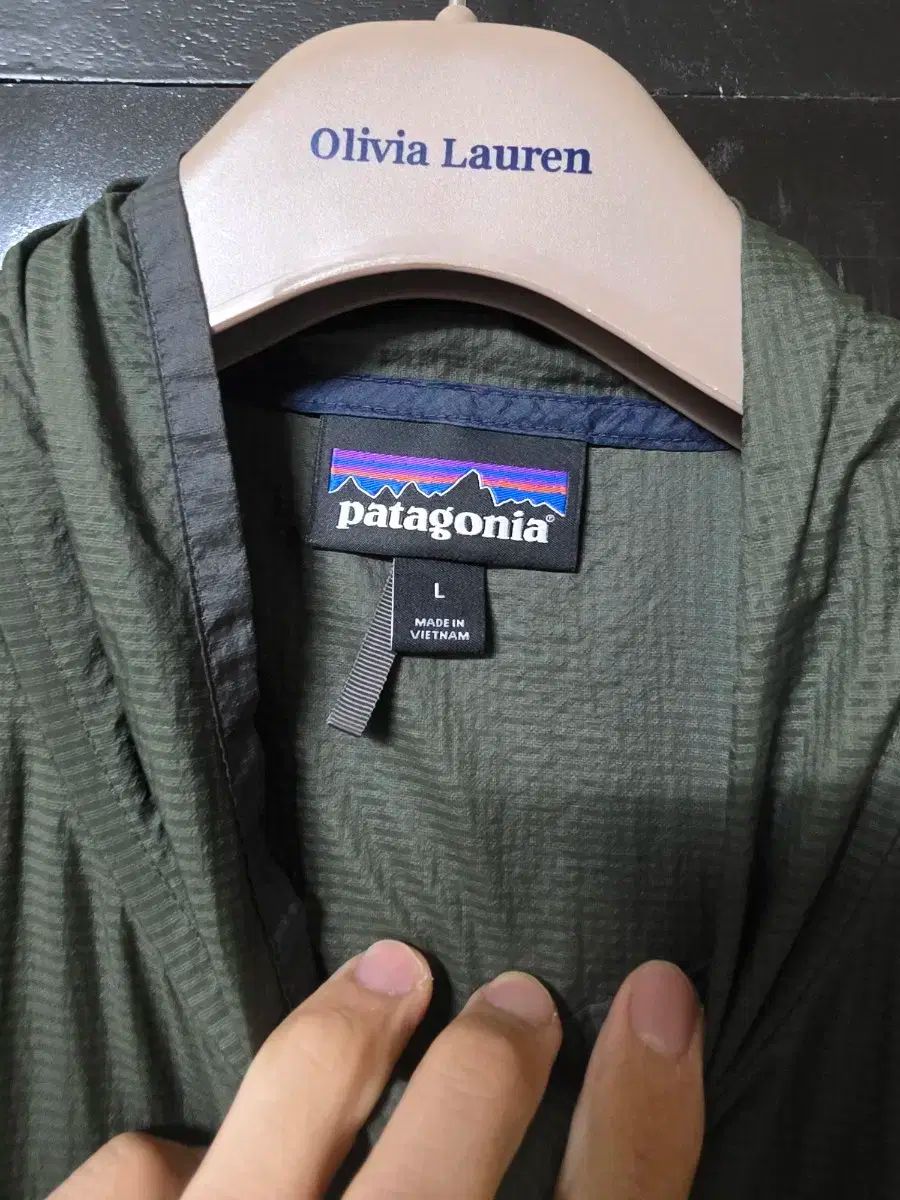 フーディーニ プルオーバー L サイズ 105 程度