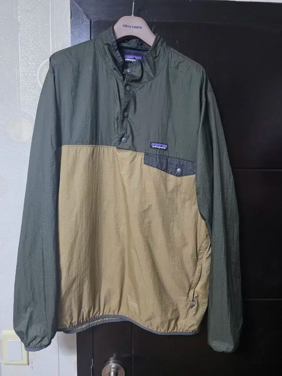 フーディーニ プルオーバー L サイズ 105 程度