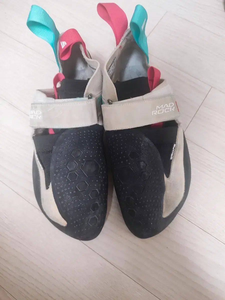 マッドロック クライミングシューズ