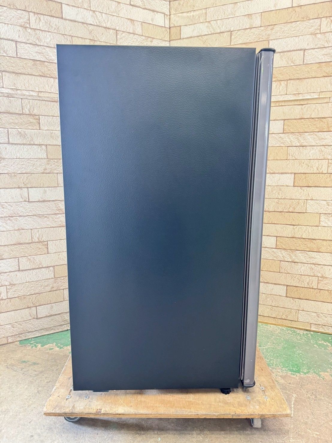 【高年式】大阪送料無料★3か月保障★2024年★AQR-9P★SR-233 高年式】大阪送料無料☆3か月保障付き☆冷蔵庫☆アクア☆1ドア☆2024年