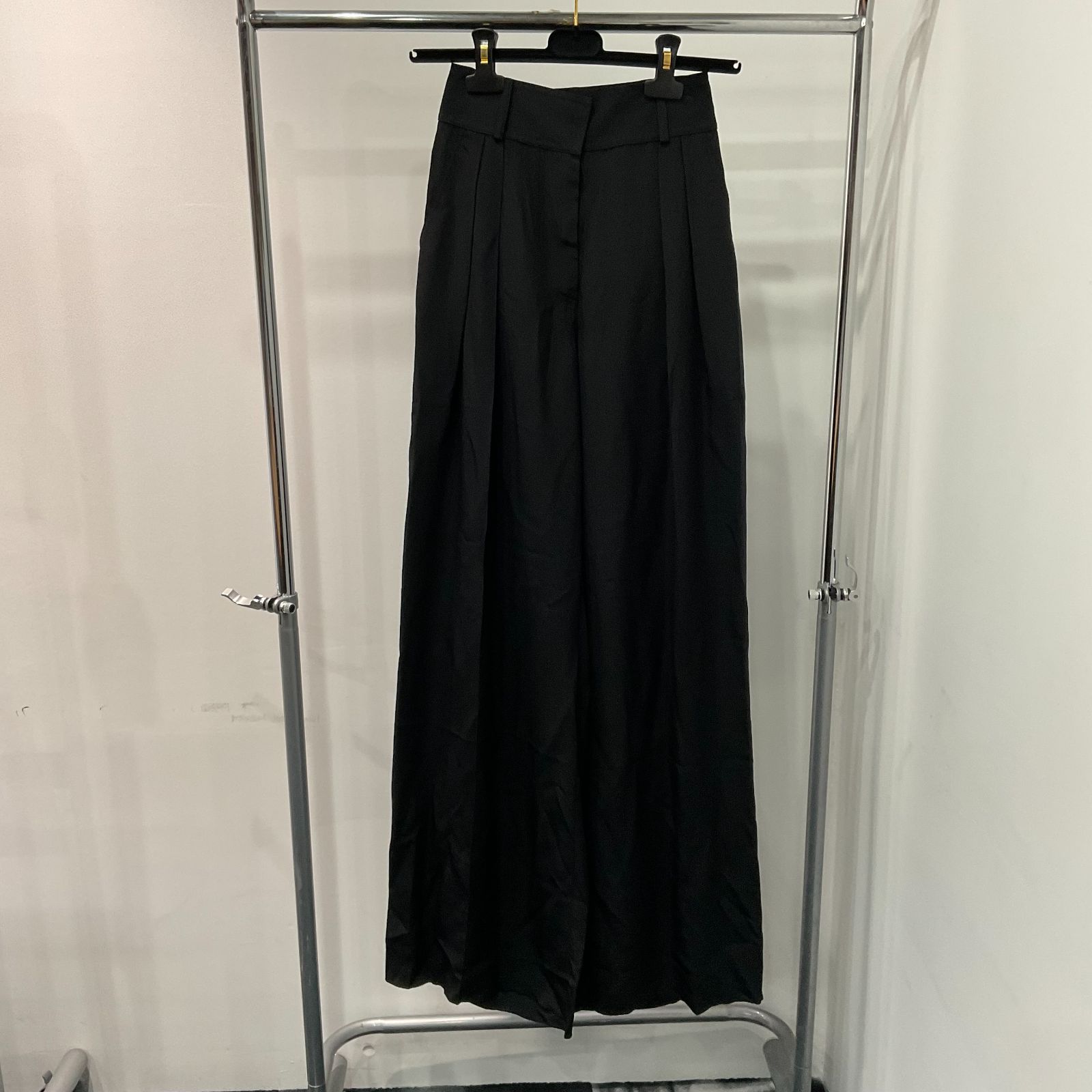 Salvatore Ferragamo ガンチーニ ボトムス パンツ 36 パンツ D25082156