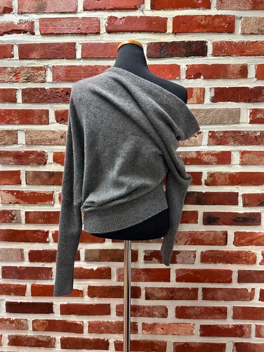  2 XS TOM FORD トムフォード カシミア オフショルダー ニット 長袖 ニット セーター