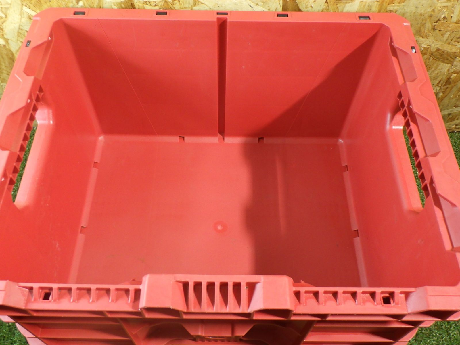 工具や資材を収納 運搬するために Milwaukee 48-22-8440 Packout Crate 品