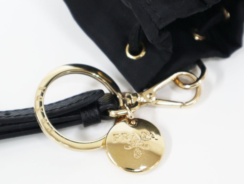 PRADA ブラックナイロンキーホルダー、シルバー金具付き PRADA